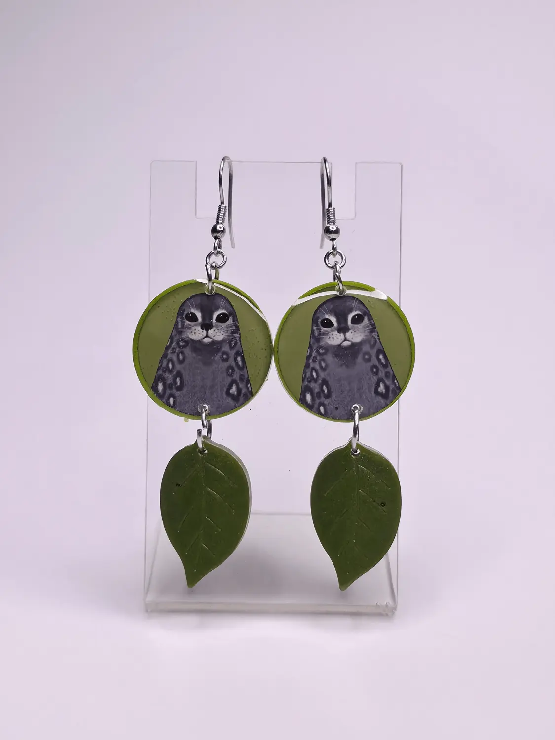 Saimaannorppa - korvakorut (epoksi/vihreä) - Vioris