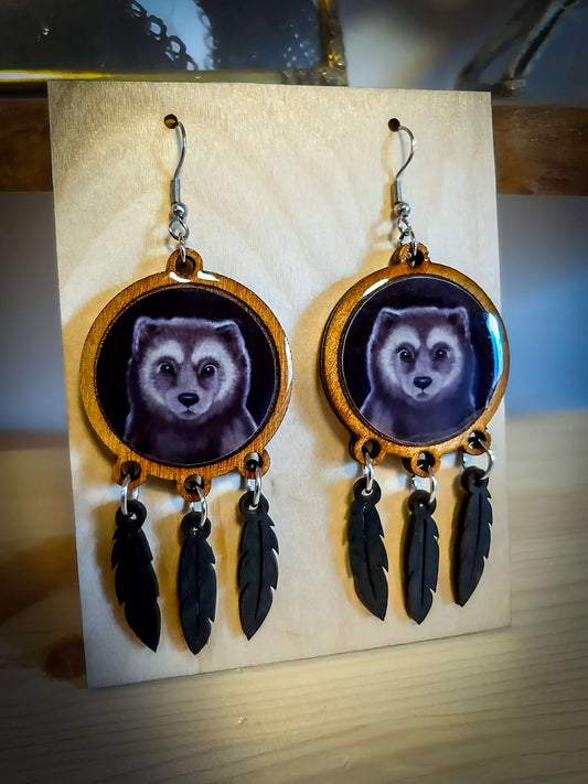 Suuret korvakorut - Ahma (puu&epoksi) näyttävät luonnolliset korvakorut, joissa on ahman kuva.