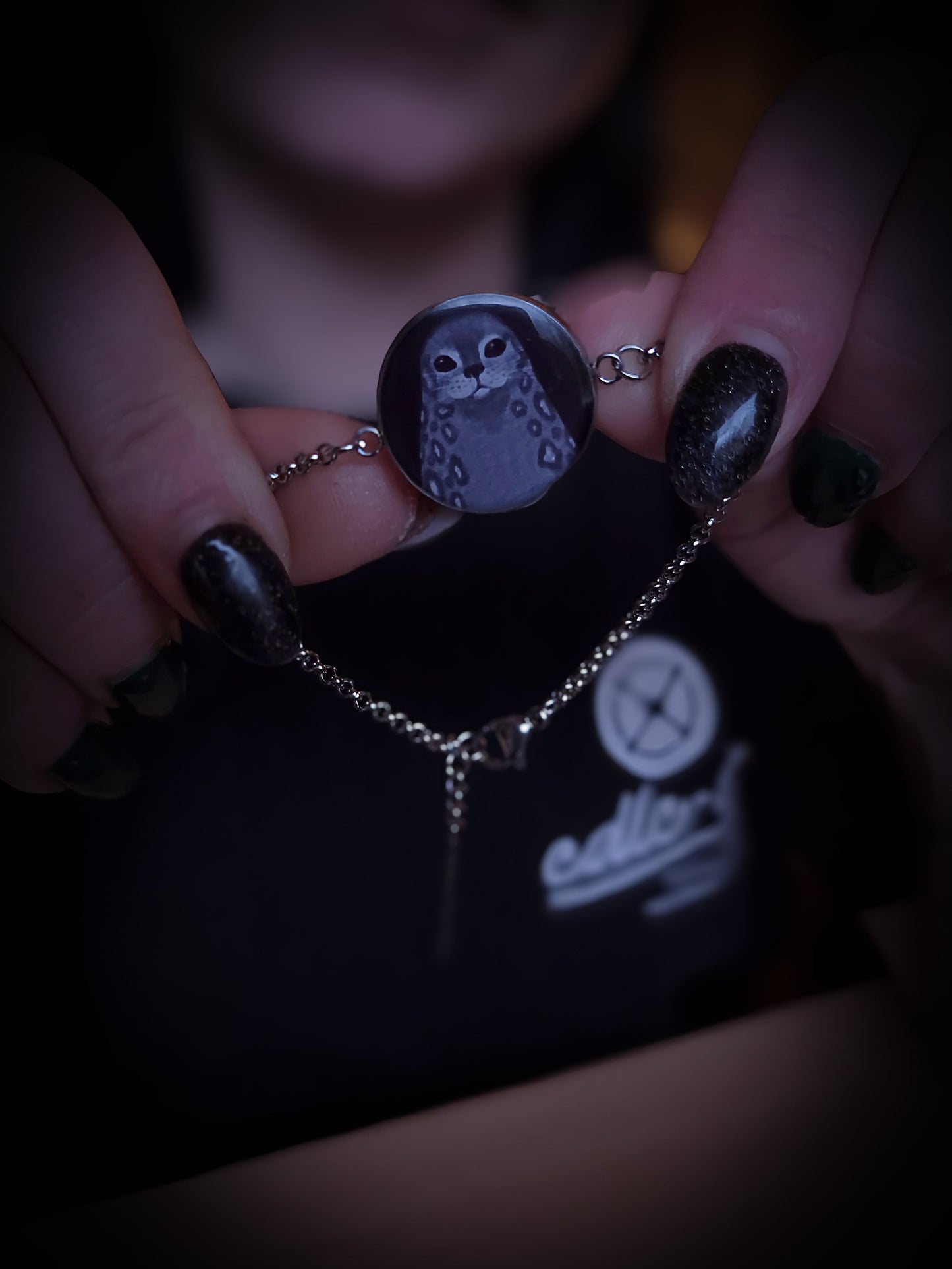 Saimaannorppa-rannekoru (epoksi) Vioris - käsintehdyt korut ja tuotteet