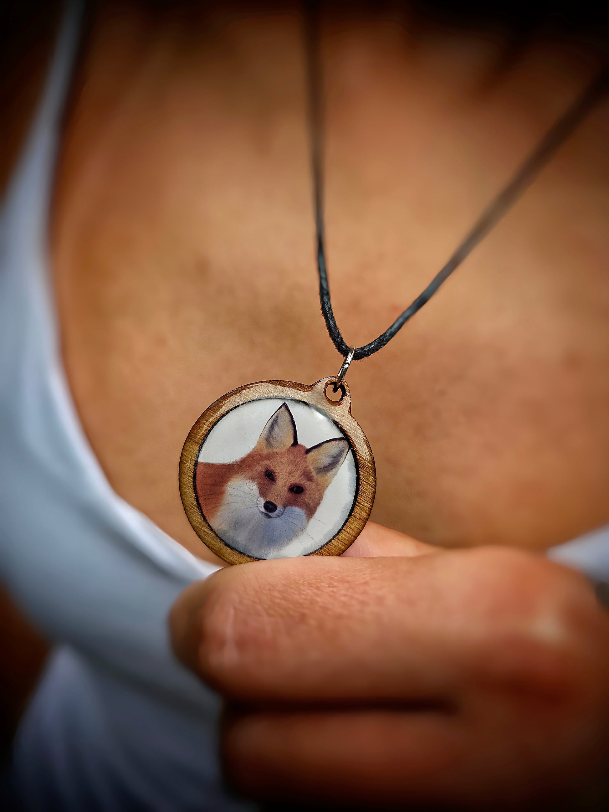 Kettu-kaulakoru (puu&epoksi) Vioris - käsintehdyt korut ja tuotteet