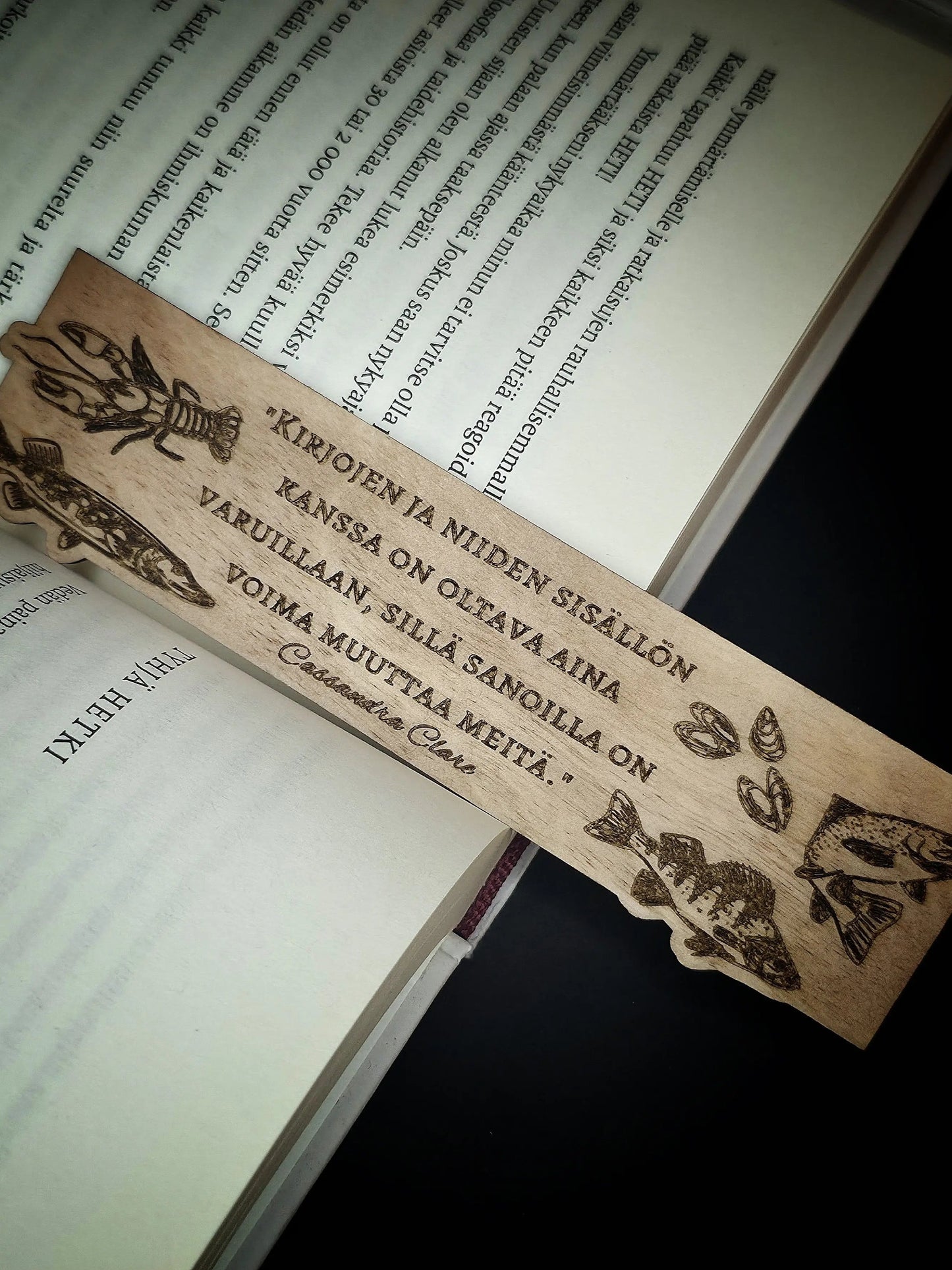 Kirjanmerkki - Järvi Vioris - käsintehdyt korut ja tuotteet