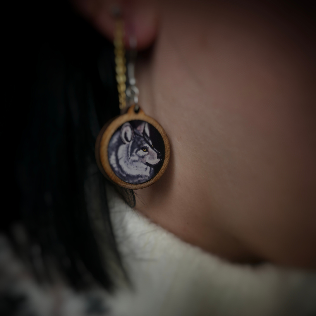 Susi-korvakorut (koivu&epoksi) Vioris - käsintehdyt korut ja tuotteet