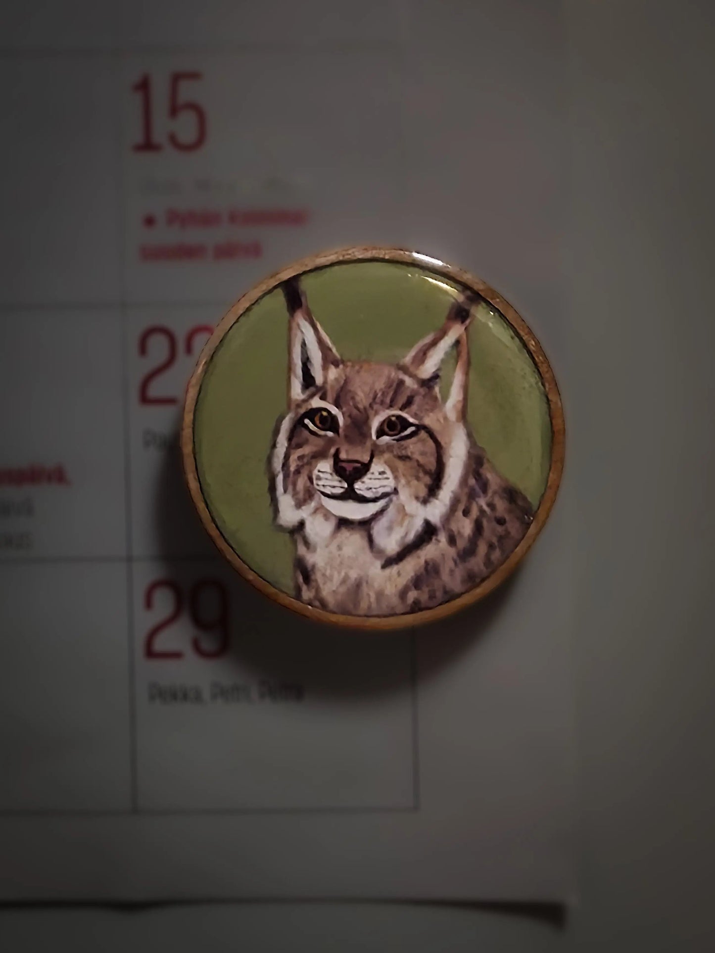 Ilves-magneetti (koivu&epoksi) Vioris - käsintehdyt korut ja tuotteet