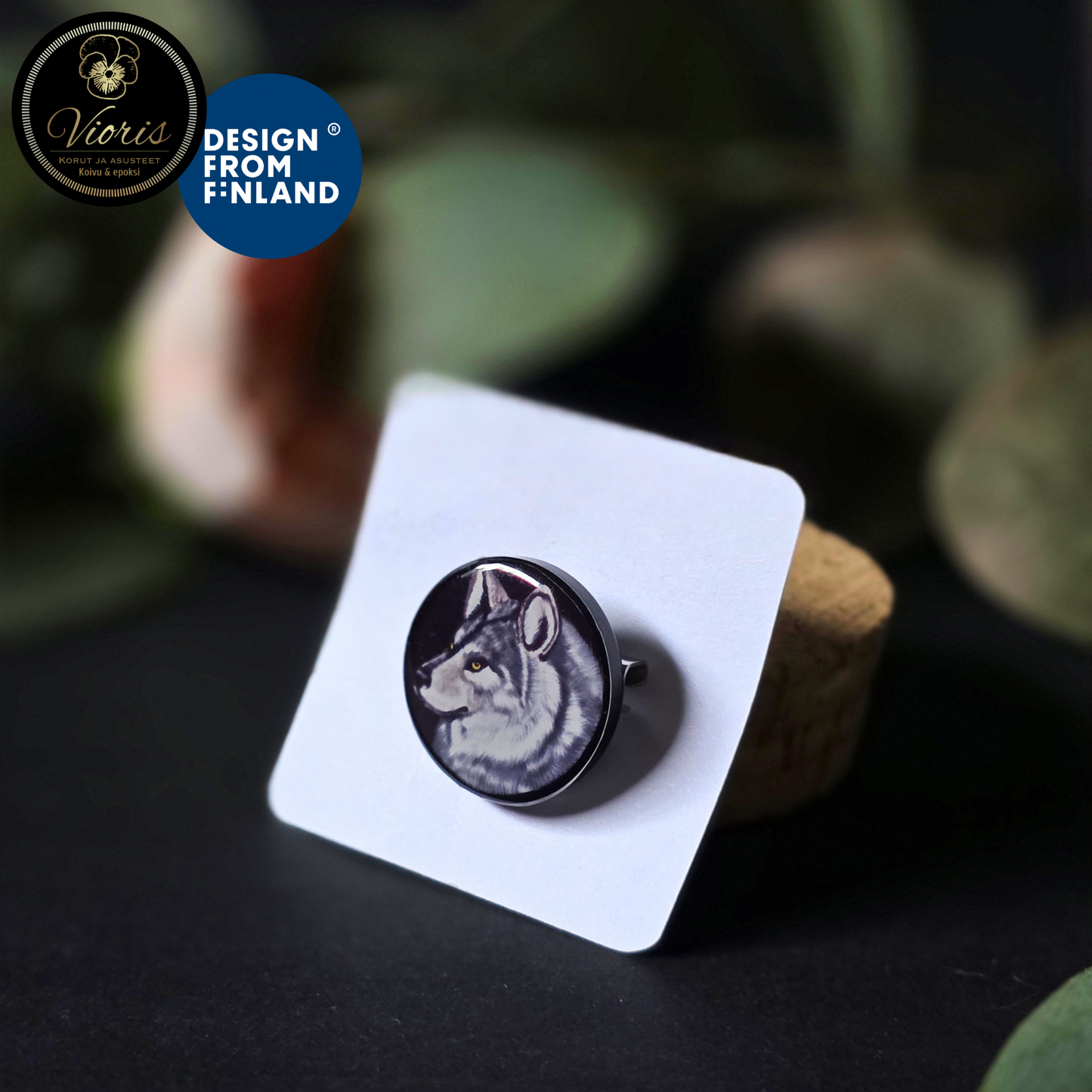 Pinssi (valmistettu epoksista)