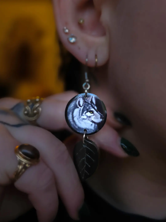 Susi-korvakorut (epoksi) Vioris - käsintehdyt korut ja tuotteet